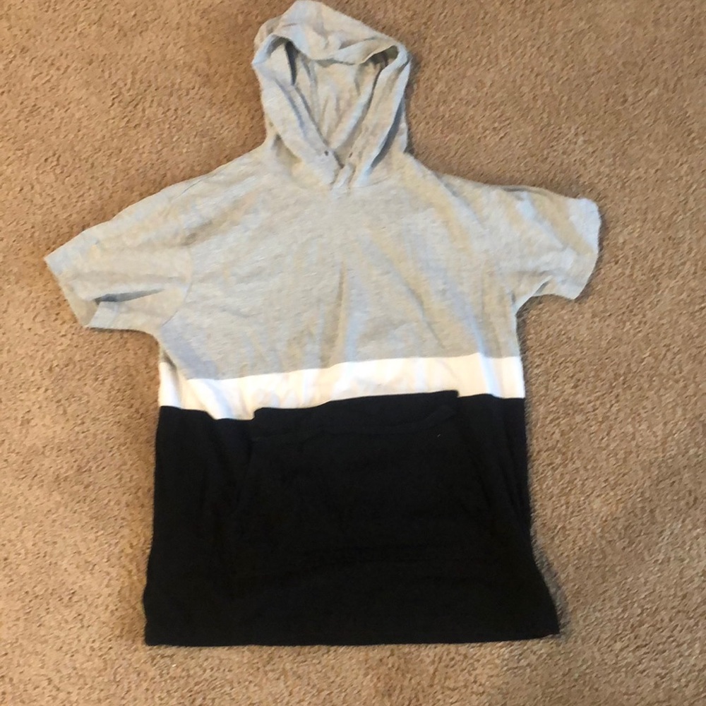 Short sleeve t shirt hoodie